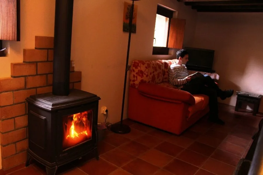Salon con estufa Casa Rural Txandia Salon con estufa Casa Rural Txandia